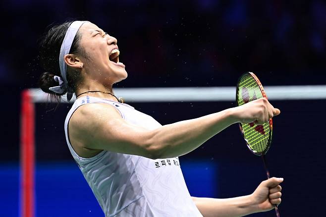 South Korea's An Se-young celebrates after winning against Japan's Akane Yamaguchi during their women's singles semi-final match at the 2026 China Masters badminton tournament in Shenzhen, southern China's Guangdong province on September 5, 2026. (Photo by CN-STR / AFP) / China OUT







<저작권자(c) 연합뉴스, 무단 전재-재배포, AI 학습 및 활용 금지>