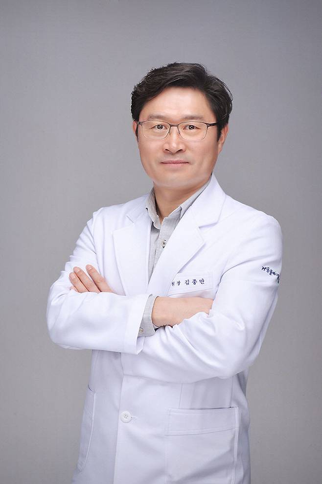 김종만 대전시수의사회장이 인사말하고 있다.  사진=한성일 기자