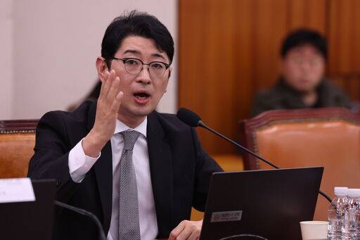 주진우 국민의힘 의원이 26일 서울 여의도 국회에서 열린 법제사법위원회(법무부 등) 종합 국정감사에서 김혜경 여사 골프 의혹 관련 영상 공개가 거절되자 항의하고 있다. 뉴시스