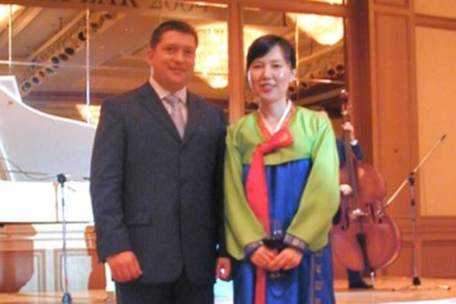 2007년 제주에서 열린 아태 류마티스 학회에서 사회를 봤을 때의 김현아 교수 같이 사진을 찍은 남성은 독일 뮌스터 대학의 팝 교수 [본인 제공. 재판매 및 DB 금지]