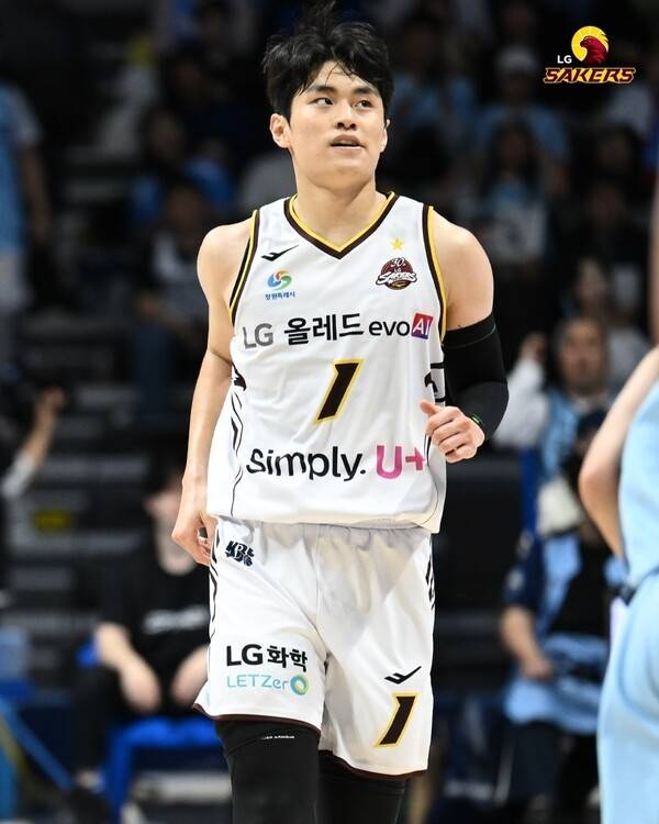 26일 LG가 고양 소노 아레나에서 열린 2026-2027 KCC 프로농구 정규리그 원정 경기에서 소노에 109대107로 이겼다. (창원 LG 유기상 야투6/12, 3점슛6/11, 자유투6/6, 총득점24, 리바운드3, 스틸1, 턴오버1 개인반칙2). /사진=창원 LG 세이커스