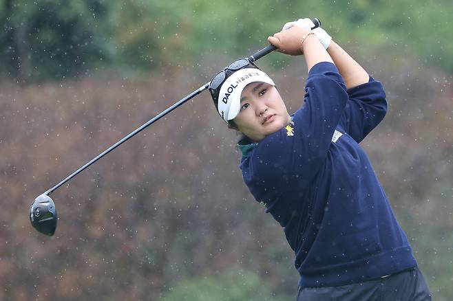 유해란이 지난 25일 전남광주 해남군 파인비치 골프링크스에서 열린 LPGA 투어 BMW 레이디스 챔피언십 최종 라운드 도중 6번 홀에서 티샷을 하고 있다. 게티이미지코리아