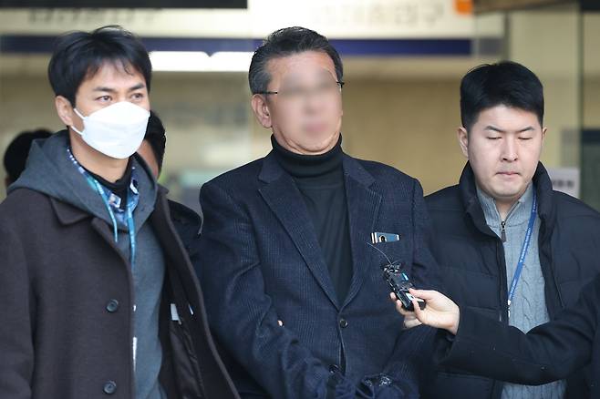 중증 장애인 거주 시설 '색동원' 내 입소자들을 성적으로 학대한 의혹을 받는 원장 김모씨. /뉴스1