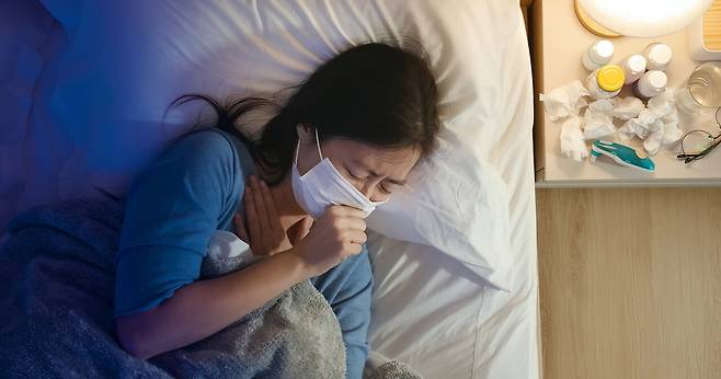 '롱코비드(Long COVID)'를 겪은 이들이 그렇지 않은 이들보다 고혈압 발생 위험이 높다는 연구 결과가 나왔다&nbsp;|&nbsp;출처:&nbsp;클립아트코리아