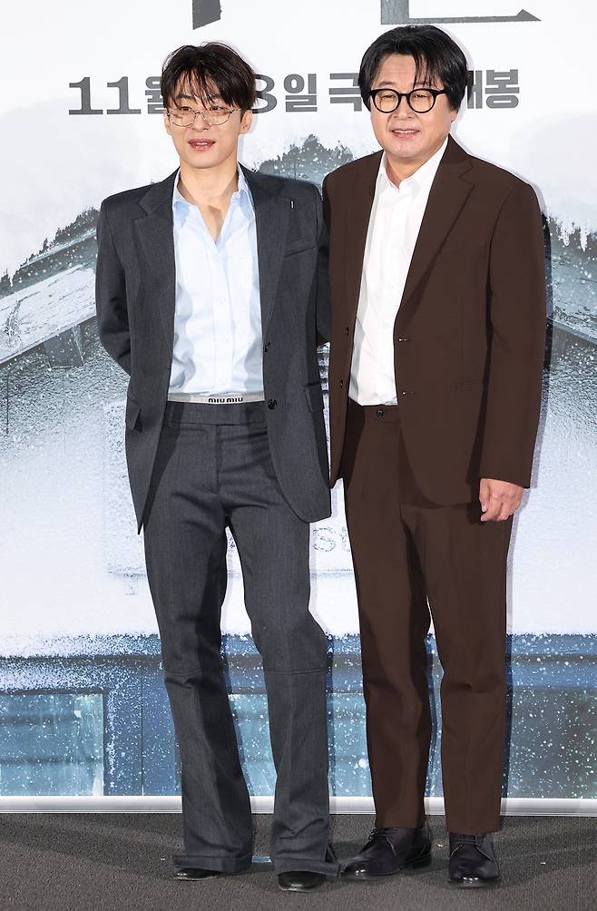 배우 구교환과 김윤석. 연합뉴스 제공.