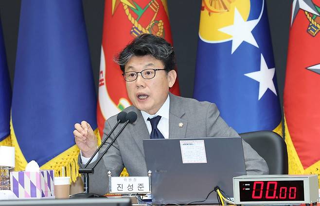 진성준 국회 국방위원회 위원장이 지난 20일 충남 계룡대에서 열린 국방위의 해군본부에 대한 국정감사에서 발언하고 있다. 사진=뉴스1