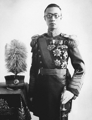 일본은 만주를 통치하기 위해 꼭두각시 정부인 만주국을 세우고, 청의 마지막 황제였던 푸이를 다시 황제로 옹립했다. [사진 일본 태평양전쟁연구회]