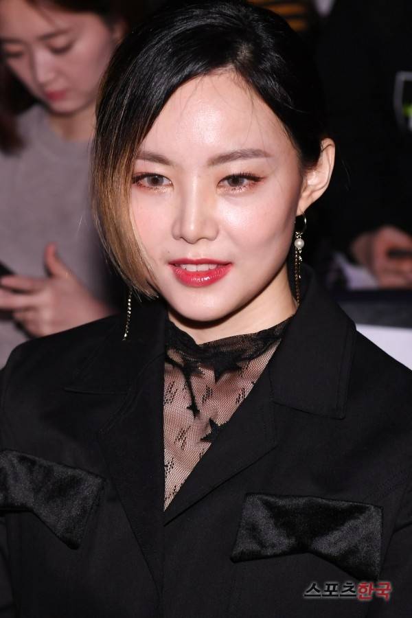 '2018 S/S 헤라서울패션위크' LIE(라이) 패션쇼에 참석하고 있는 브라운아이드걸스 미료. 사진=장동규 기자 jk31@hankooki.com
