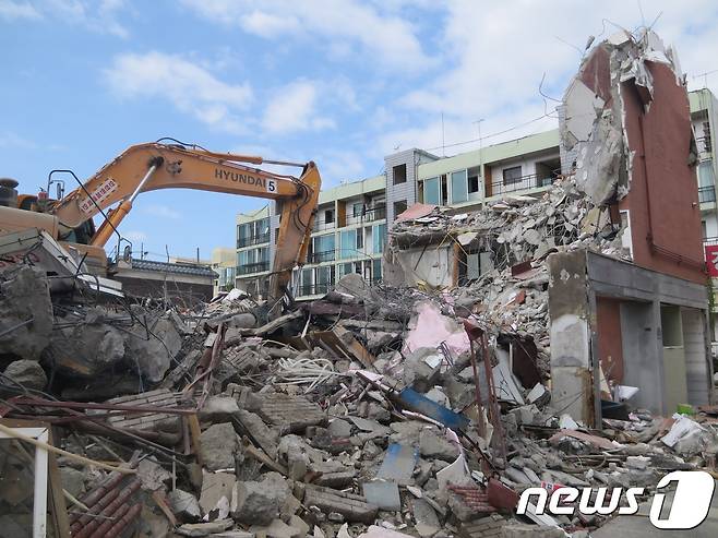 철거공사가 한창인 인천시 부평구 부개동 한 재개발지역 현장 모습.© News1