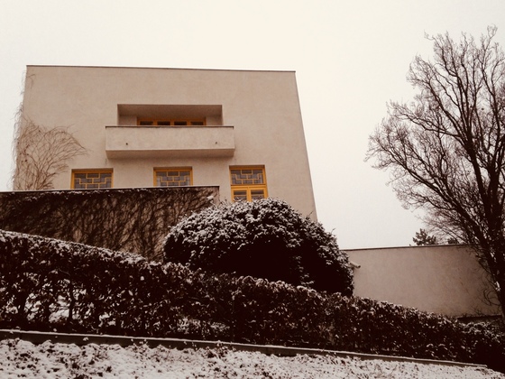 '장식은 범죄다'라는 말을 남긴 오스트리아 건축가 아돌프 로스의 초창기 건축물인 빌라 뮐러. 체코 프라하에 있다.[사진 김원천]