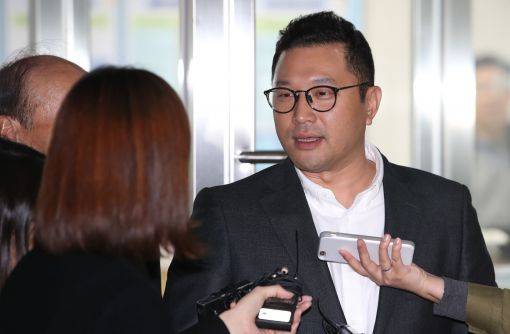 검찰 조사받고 나오는 MB 아들 이시형씨 / 사진=연합뉴스