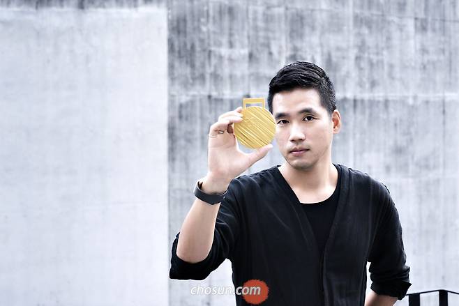 '한글'과 '한복'을 콘셉트로 평창올림픽 메달을 만든 디자이너 이석우./ 김종연 영상미디어 기자