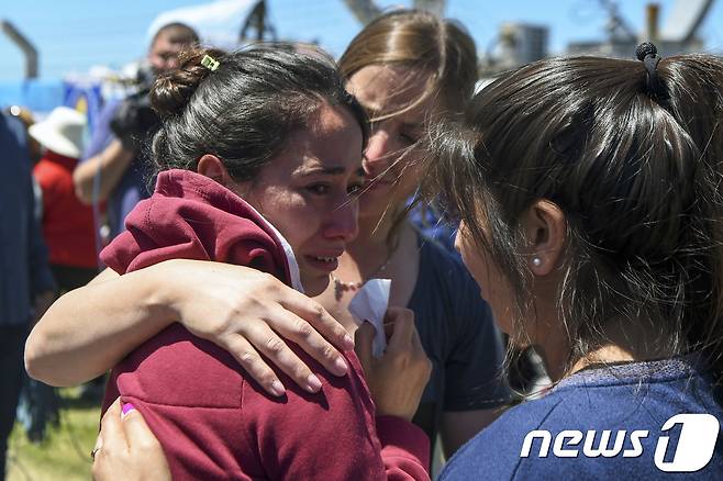 실종된 아르헨티나 잠수함의 승조원 가족들.© AFP=뉴스1