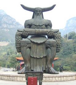 중국 최대 민족 한족을 제외한 이민족을 상징하는 신으로 통용되는 염제신농씨의 상.