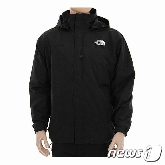 2000년대 후반 인기를 끌었던 노스페이스의 바람막이 제품. © News1
