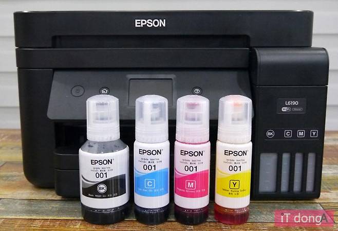 본체와 함께 제공되는 T03Y 규격 잉크 세트