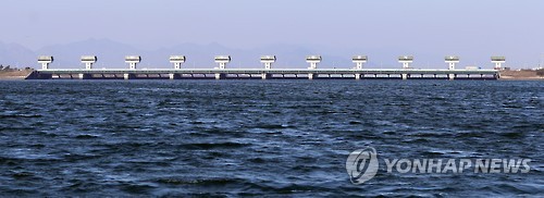낙동강 하굿둑 모습 [연합뉴스 자료사진]