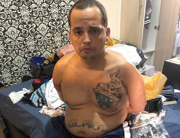 브라질 리오데자네이루 카부프리우의 한 고급 아파트에서 7일(현지시간) 체포된 스테판 데 소우자 비에이라 /리오데자네이루 시 경찰 공개