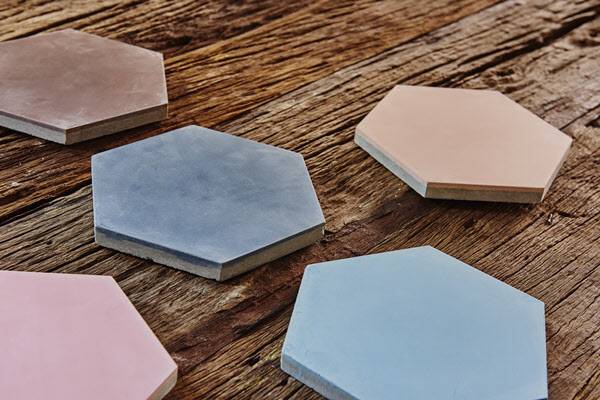 고급스럽고 자연스런 매트한 무광 질감으로 된 키엔호의 헥사곤 타일. '엔커스틱(Encaustic)'