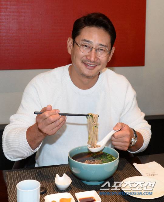 LG 박용택이 스포츠조선과의 인터뷰 중 환하게 웃고 있다. 최문영 기자 deer@sportschosun.com /2018.01.08/