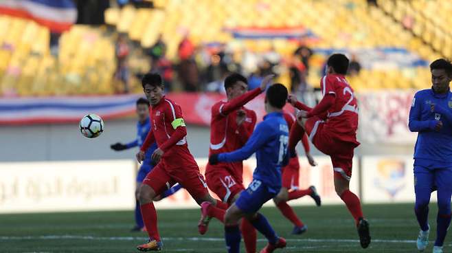 ▲ 태국과 경기 당시 북한 대표 팀. 1차전을 승리를 장식했지만 2, 3차전에서 승점 1점에 그쳤다. ⓒAFC
