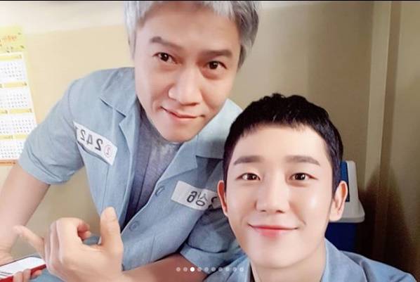 '슬기로운 깜빵생활' 정해인·박해수·이규형·정웅인·정경호/사진=정해인 SNS