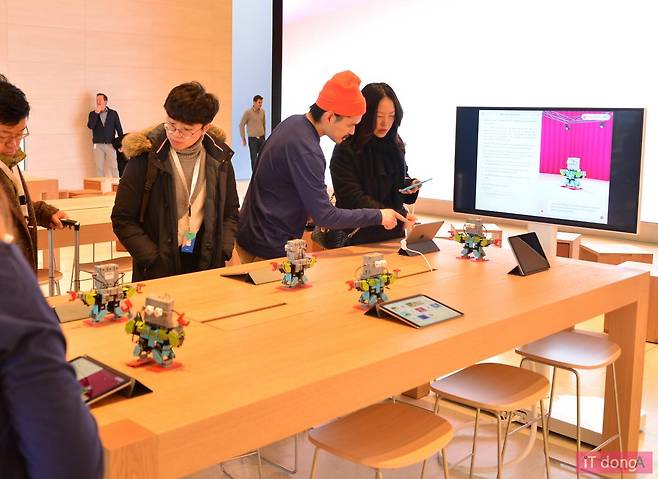 1월 27일, 관련 교육 세션도 진행할 예정이다