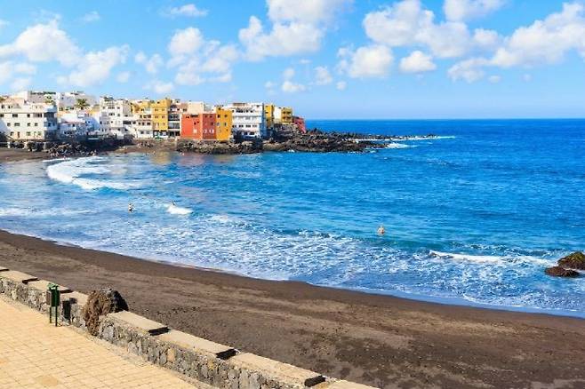 세계 최대 규모의 해양동물을 만날 수 있는 로로파크가 위치한 아름다운 푸에르토 데 라 크루즈(사진=ⒸGettyImagesBank 제공)