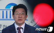 법제사법위원회 위원장인 권선동 자유한국당 의원/뉴스1 © News1