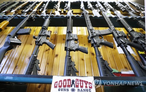 시중에 판매되는 AR-15 반자동 소총 [AFP=연합뉴스]