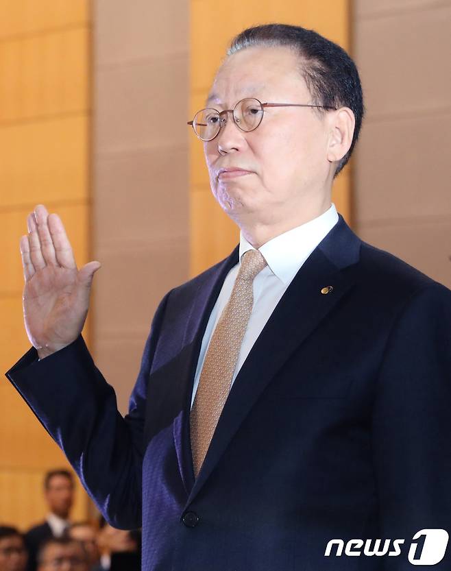 최흥식 금융감독원장. 2018.2.12/뉴스1 © News1 박지수 기자