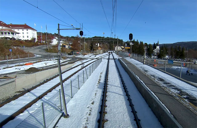 노르웨이 공영방송 NRK에서 2009년 방송한 ‘슬로티비’. 노르웨이 베르겐∼오슬로 구간 기차 앞머리에 카메라를 달아 주변 경관을 그대로 방영했다. NRK TV 화면 캡처