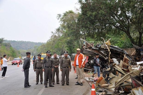 18명 사망 버스 전복사고 현장 [사진출처 방콕포스트 홈페이지]
