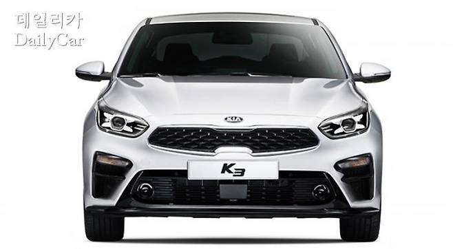 K3 (헤드램프와 분리된 라디에이터 그릴)