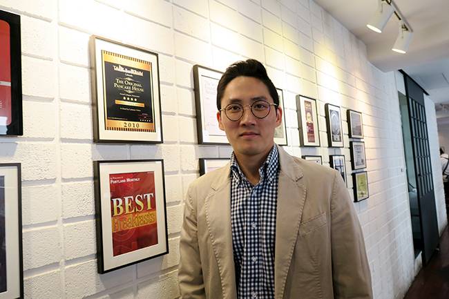 `오리지널 팬케이크 하우스`의 전현준 대표