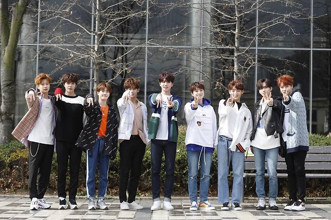 KBS2 ‘더유닛’을 통해 데뷔한 9인조 보이그룹 유앤비. 제공ㅣ더유닛문전사