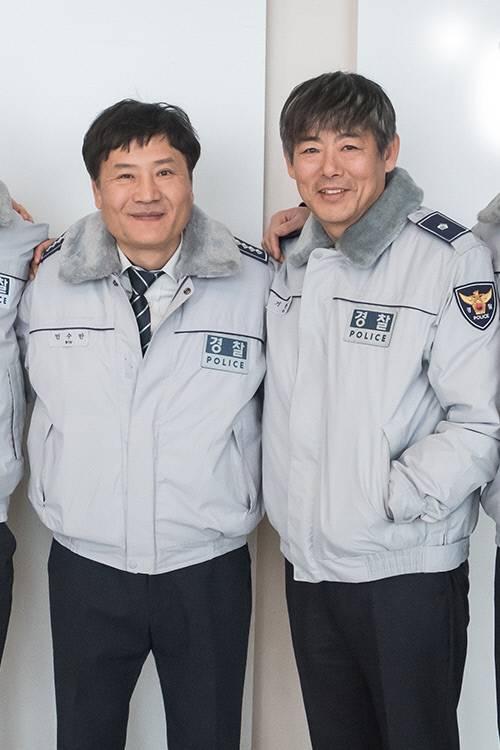 배우 최홍일과 성동일. 사진제공 열음엔터