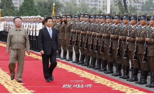 2007년 남북 정상회담 당시 북한군 의장대 사열 [국방부 제공]