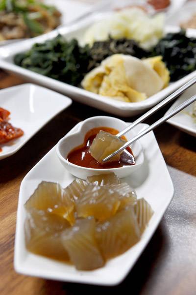 무의도에서 맛보는 박대묵(벌버리묵)과 데침쌈밥