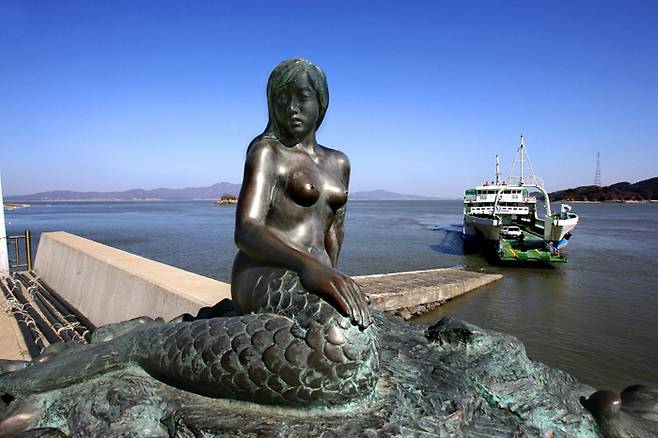 장봉도의 전설을 품은 인어상<사진제공·옹진군청>