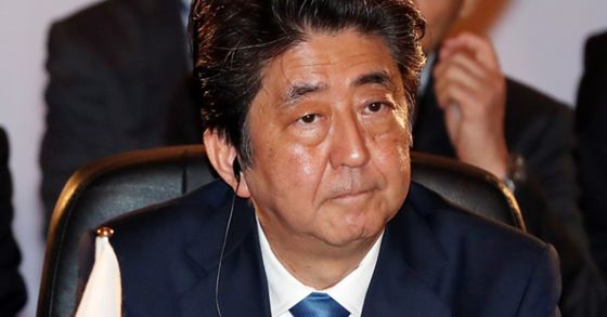 9일 오전 일본 도쿄 아카사카 영빈관에서 열린 제7차 한·일·중 정상회의에서 아베 신조 일본 총리가 모두발언을 하고 있다. [청와대사진기자단]