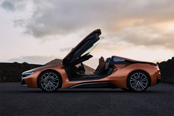 BMW `뉴 i8 로드스터`.