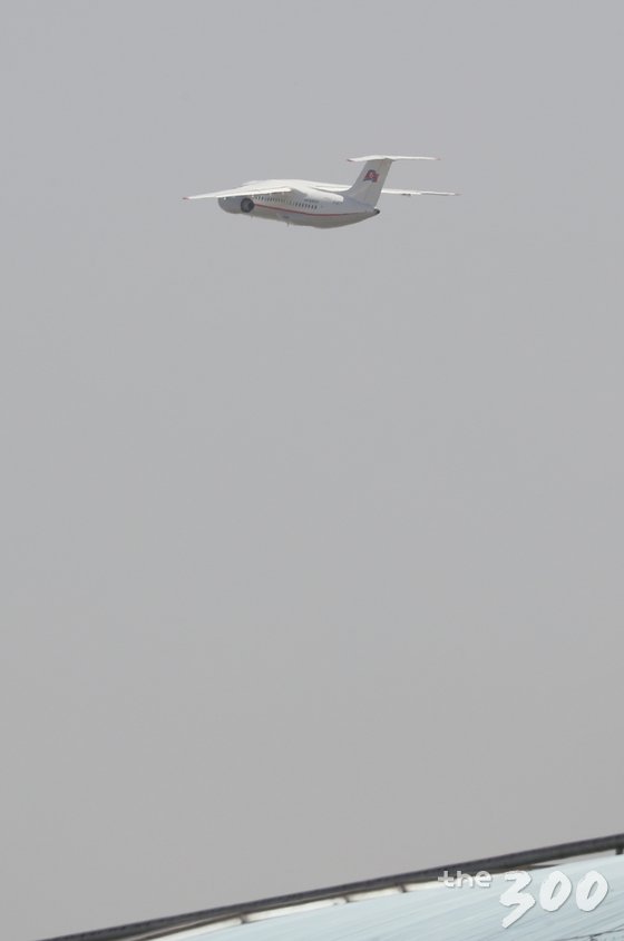 풍계리 핵실험장 폐기 행사 국제기자단이 탑승한 고려항공 여객기가 22일 오전 중국 베이징 서우두 공항에서 이륙하고 있다. (사진공동취재단) /사진=뉴스1