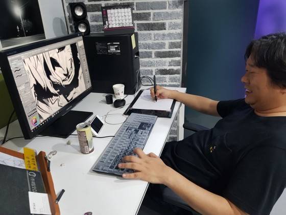 부산 글로벌 웹툰센터 입주작가 김태헌씨. 황선윤 기자