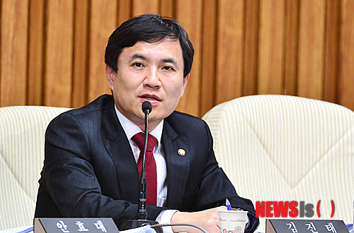 김진태 자유한국당 의원. 사진=뉴시스DB