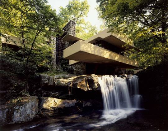 20세기를 연 최고의 주택 ‘낙수장(落水莊, Fallingwater)’. Wikimedia Commons