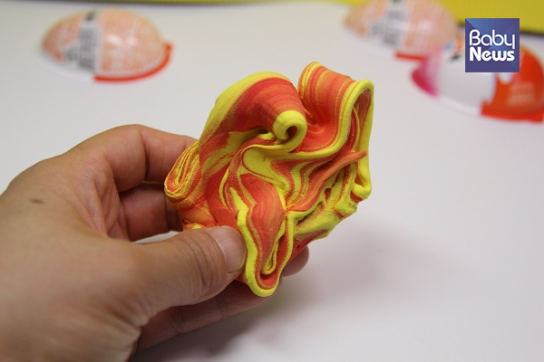 클레이로 주황색 만들기. ⓒ허진