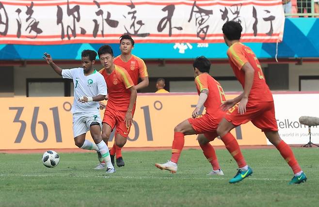 ▲ 사우디아라비아에 고전해 16강에 그친 중국 ⓒ 사우디아라비아축구연맹