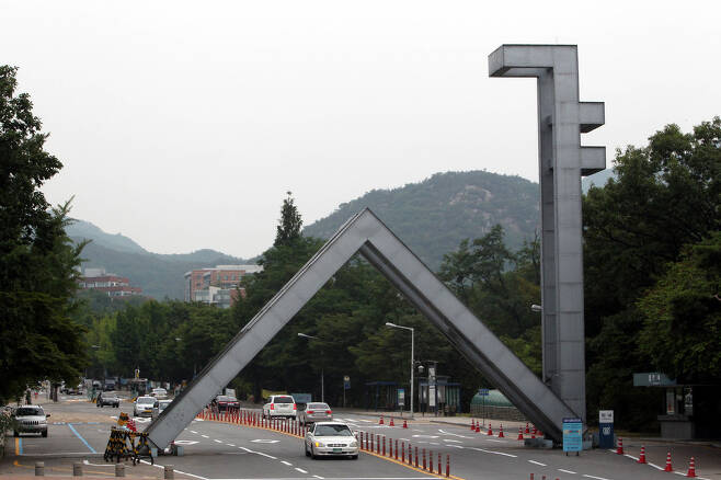 서울대는 <한겨레21> 취재가 시작되자 “김진수 전 교수의 특허에 대해 감사를 하겠다”고 밝혔다. <한겨레> 자료사진