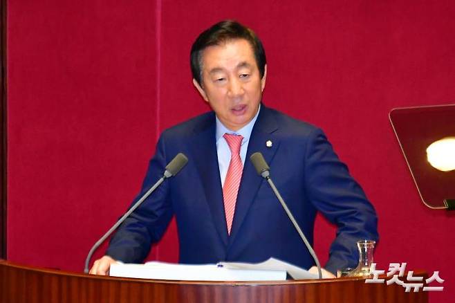 ▲ 김성태 자유한국당 원내대표가 5일 국회 본회의장에서 교섭단체 대표연설을 하고 있다. 사진=노컷뉴스